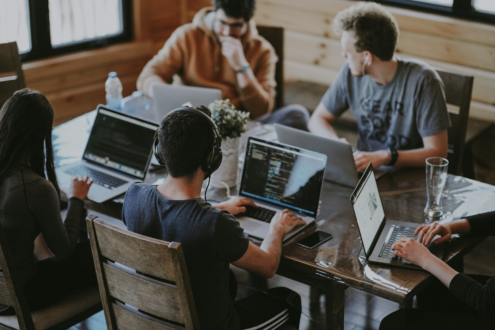 UNINOVIS introduces Excellence Hubs